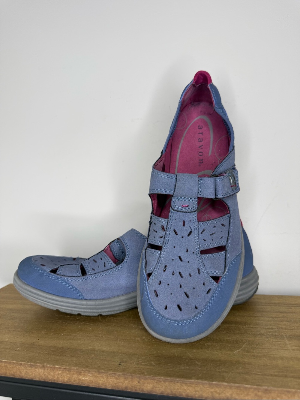 Aravon Barbara blue suede leather Mary Jane fisherman shoes